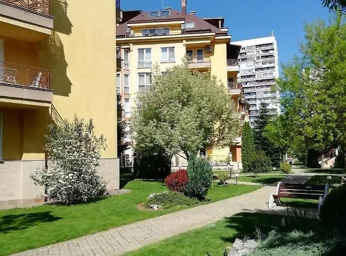 Aparthouse Borovo Near Bulgaria Mall, Free Street Parking Apartamento